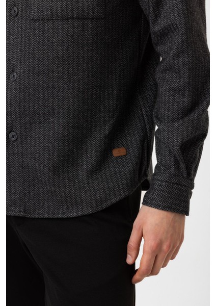 Siyah Regular Fit Cepli Desenli Örme Gömlek fırsatları