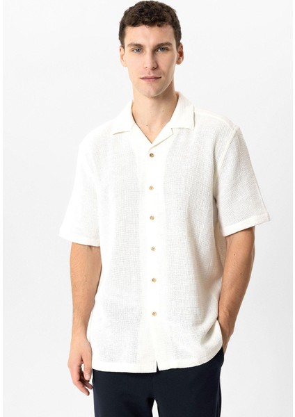 Beyaz Relaxed Fit Küba Yaka Kısa Kollu Gömlek