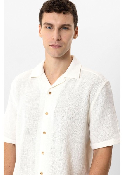 Beyaz Relaxed Fit Küba Yaka Kısa Kollu Gömlek fiyatları