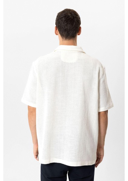 Beyaz Relaxed Fit Küba Yaka Kısa Kollu Gömlek fırsatları