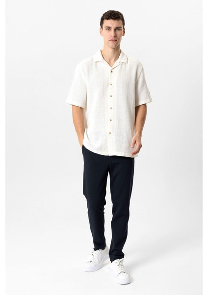 Beyaz Relaxed Fit Küba Yaka Kısa Kollu Gömlek