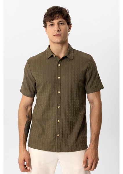 Haki Regular Fit Kısa Kollu Desenli Örme Gömlek