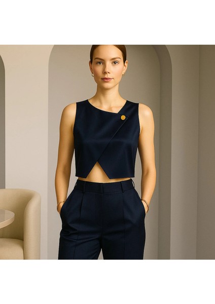 Asimetrik Saten Büstiyer Gold Düğmeli Crop Model Sade Şık Büsiyer