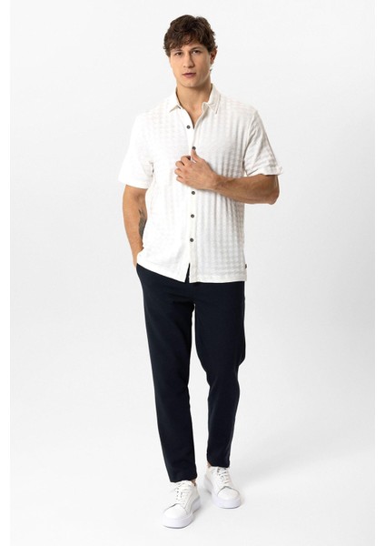 Beyaz Regular Fit Desenli Kısa Kollu %100 Pamuk Gömlek