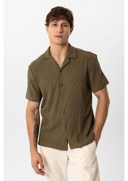 Haki Regular Fit Küba Yaka Örme Kısa Kollu Gömlek