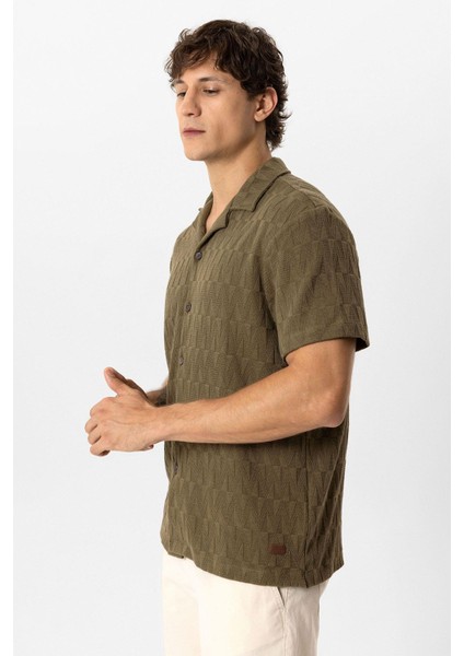 Haki Regular Fit Küba Yaka Örme Kısa Kollu Gömlek fırsatları