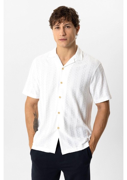 Beyaz Regular Fit Küba Yaka Örme Kısa Kollu Gömlek fiyatları