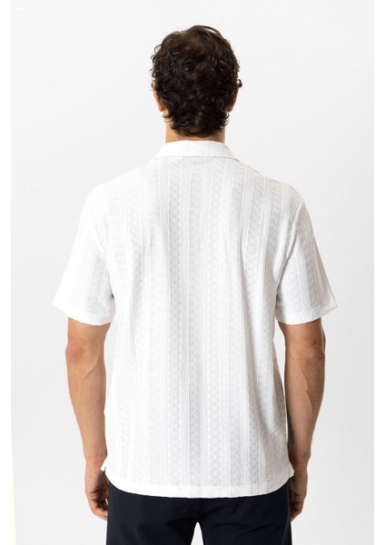 Beyaz Regular Fit Küba Yaka Örme Kısa Kollu Gömlek indirimleri