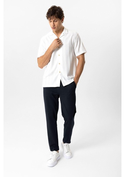 Beyaz Regular Fit Küba Yaka Örme Kısa Kollu Gömlek