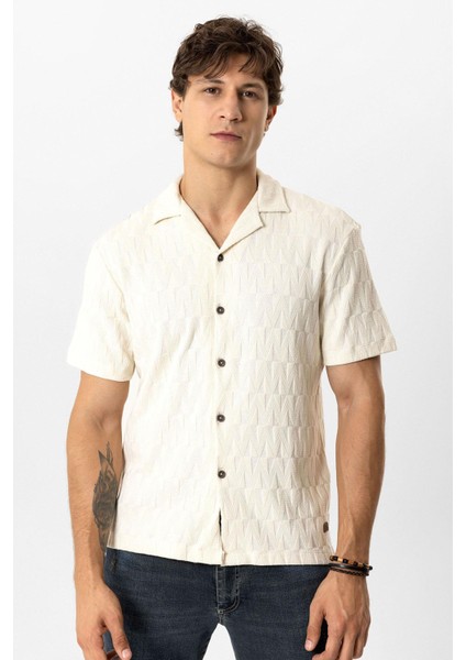 Ekru Regular Fit Küba Yaka Örme Kısa Kollu Gömlek fiyatları