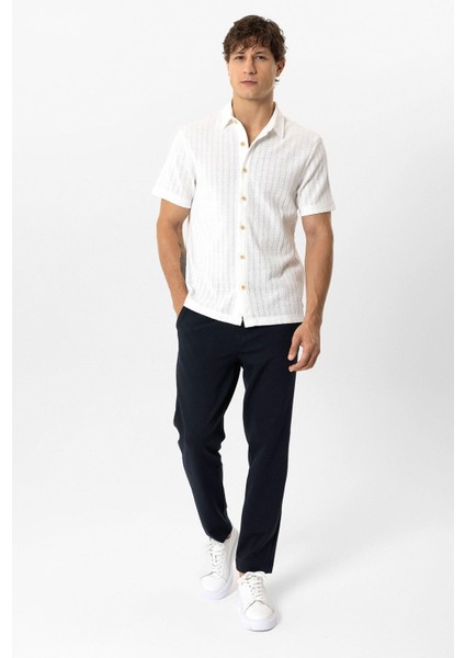 Beyaz Regular Fit Kısa Kollu Desenli Örme Gömlek