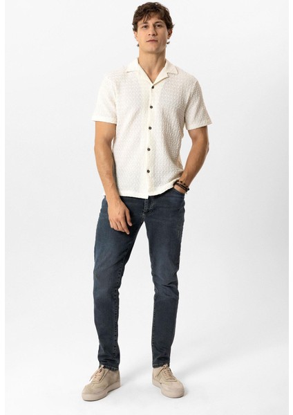 Beyaz Regular Fit Küba Yaka Örme Kısa Kollu Gömlek