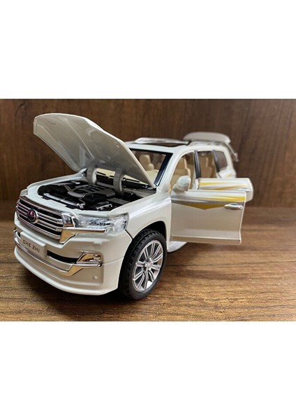 Toyota Land Cruıser Jip Araba Kapıları Bagaj ve Kaput Açılır Işıklı ve Sesli Toyota Land Cruiser modelleri