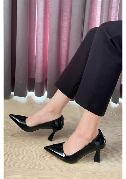 Kadın Samba Siyah Rugan 7 cm Ince Topuklu Stiletto fiyatları