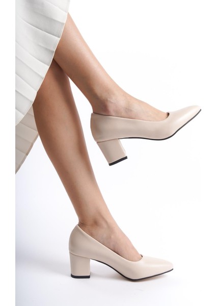 Kadın Camila Krem Deri 6 cm Kalın Topuklu Hafif Sivri Burunlu Klasık Ayakkabı