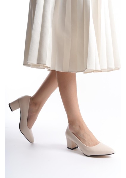 Kadın Camila Krem Deri 6 cm Kalın Topuklu Hafif Sivri Burunlu Klasık Ayakkabı fiyatları