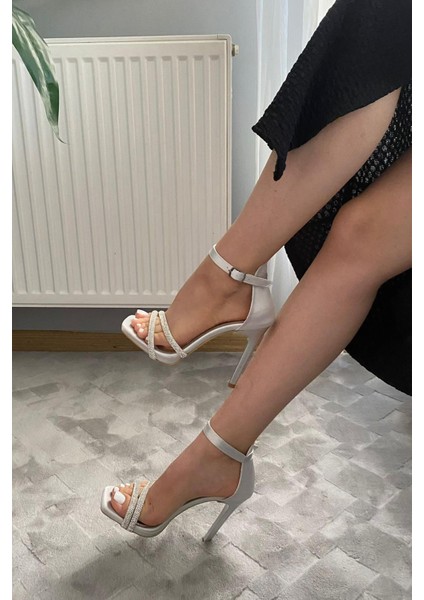 Kadın Beka Gümüş Saten 11 cm Topuklu Taş Detaylı Abiye Ayakkabı indirimleri