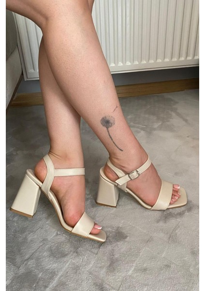 Kadın Patrica Krem Cilt Tek Bant 9 cm Kalın Topuklu Aykkabı fiyatları