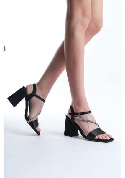 Kadın Scarlet Siyah Saten 9 cm Kalın Topuklu Taş Detaylı Aykkabı modelleri