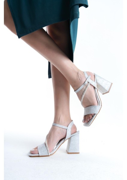 Kadın Scarlet Gümüş Simli 9 cm Kalın Topuklu Taş Detaylı Aykkabı fiyatları