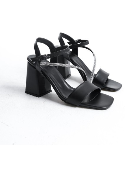 Kadın Scarlet Siyah Cilt 9 cm Kalın Topuklu Taş Detaylı Aykkabı fırsatları