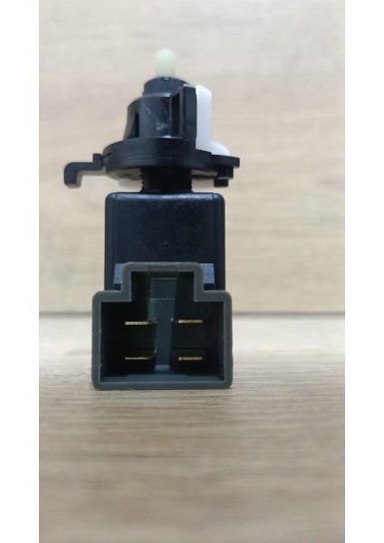 ZMS1160 93810-3S000 Fren Musuru 4 Pın Hyundaı Elantra 2011-2015 / I30 2011-2017 / I40 2011- / Santa Fe 2012- / Kıa Cee'd 2012- / Pıcanto 2011- / Rıo Iıı 2011-2014 / Sorento Iı 2009-2015