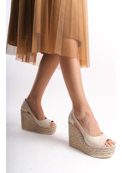 Kadın Beleon Krem Cilt 11 cm Platfomlu Dolgu Topuklu Ayakkabı fiyatları