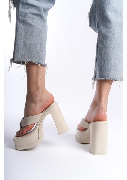 Kadın Geyala Bej Parmak Arası (12 cm ) Platform Topuklu Terlik modelleri