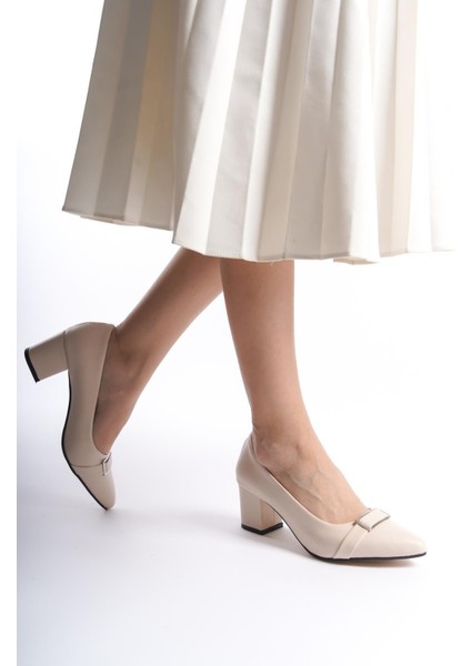 Kadın Verta Krem Deri 6 cm Kalın Topuklu Toka Deyatlı Hafif Sivri Burunlu Klasık Ayakkabı modelleri