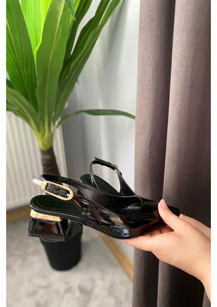 Kadın Karmi Siyah Rugan Arkası Acık Sivri Burun 4 cm Kalın Topuklu Ayakkabı indirimleri