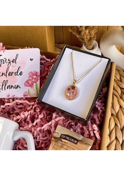 Bahar Temalı Kişiye Özel Kupa ve Çelik Kolye Hediye Seti modelleri