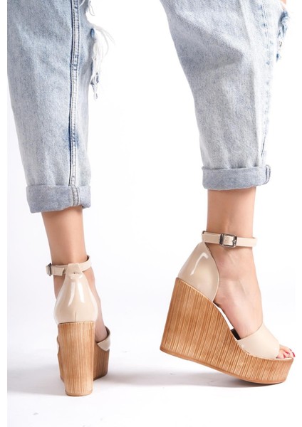 Kadın Verla Bej Rugan Tek Bant Yüksek Dolgu Taban Ayakkabı modelleri