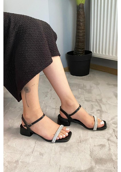 Kadın Ebiy Siyah Bilekten Bağlı Taşlı Bantlı 4 cm Kısa Klasik Topuk Ayakkabı indirimleri