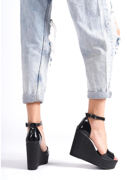 Kadın Verla Siyah Rugan Tek Bant Yüksek Dolgu Taban Ayakkabı modelleri