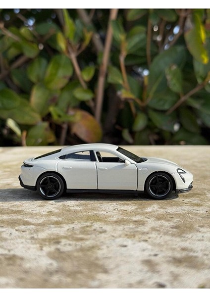 Porsche Taycan Turbo S Koleksiyon Metal Araba 12CM Lüks Araba Krem Oyuncak Araba Metal Model Araba fiyatları