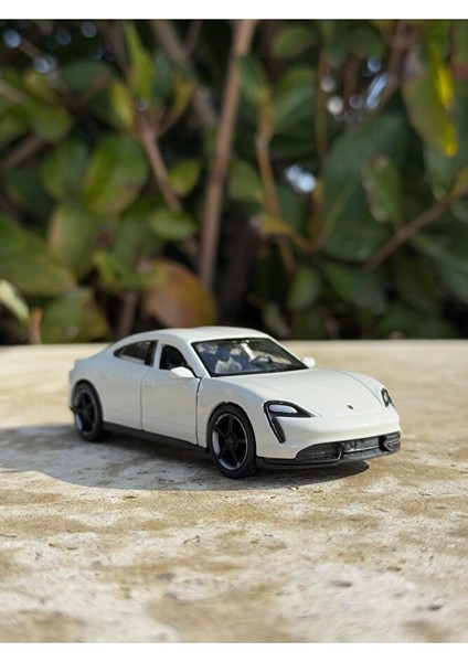 Porsche Taycan Turbo S Koleksiyon Metal Araba 12CM Lüks Araba Krem Oyuncak Araba Metal Model Araba fırsatları