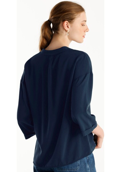Yaka Detaylı Bluz