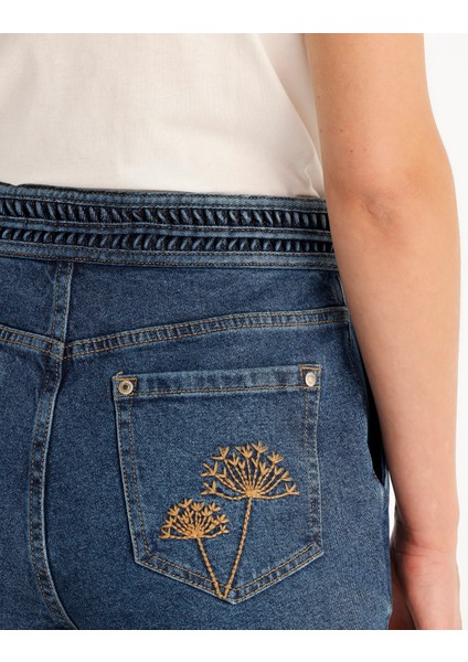 Nakış Detaylı Yüksek Bel Denim Pantolon