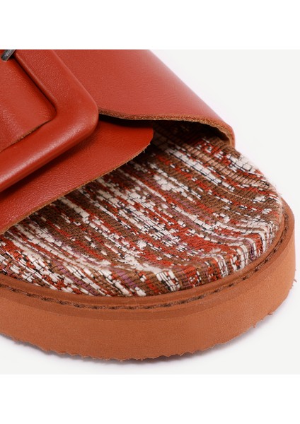 Deri Toka Detaylı Kumaş Terlik