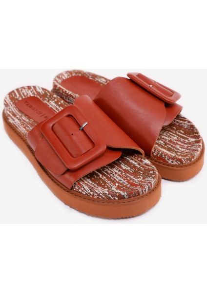 Deri Toka Detaylı Kumaş Terlik