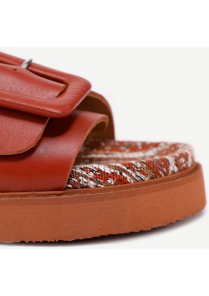 Deri Toka Detaylı Kumaş Terlik