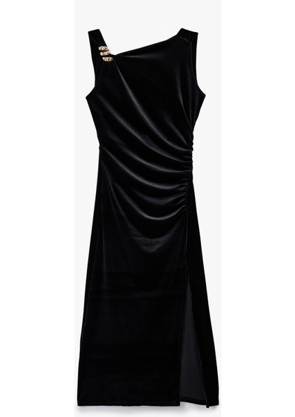 Yırtmaçlı Aksesuarlı Asimetrik Yaka Kolsuz Midi Boy Kadife Elbise