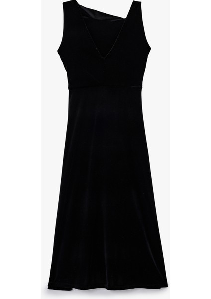 Yırtmaçlı Aksesuarlı Asimetrik Yaka Kolsuz Midi Boy Kadife Elbise fiyatları