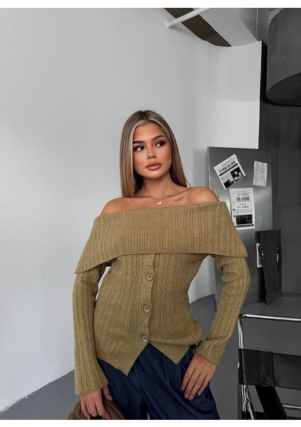 Haki Madonna Yaka Düğmeli Triko fiyatları