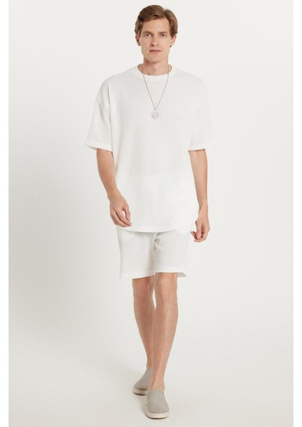 Erkek Oversize Geniş Kesim Bisiklet Yaka Gofre Kumaş Beli Bağcıklı Beyaz Şort Takım