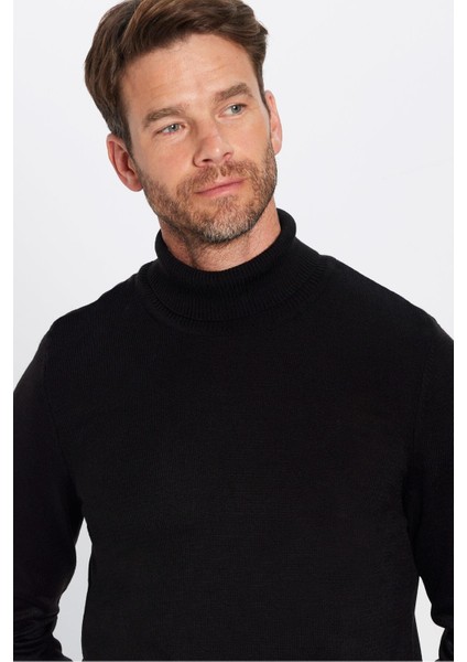 Erkek Slim Fit Dar Kesim Yumuşak Dokulu Tüylenmeyen Siyah Tam Balıkçı Yaka Triko Kazak