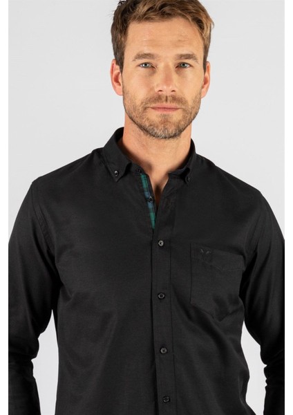 Erkek Regular Fit Klasik Kesim Pamuklu Oxford Doku Tek Cepli Siyah Düğmeli Yaka Gömlek