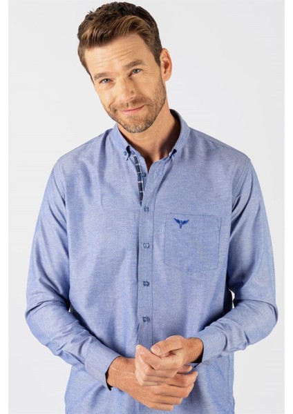 Erkek Regular Fit Klasik Kesim Pamuklu Oxford Doku Tek Cepli Mavi Düğmeli Yaka Gömlek