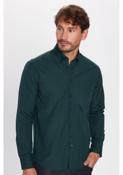 Erkek Regular Fit Klasik Kesim Pamuklu Küçük Kareli Düğmeli Yaka Gömlek