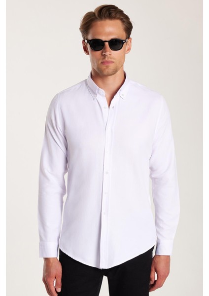 Erkek Slim Fit Dar Kesim Uzun Kollu Pamuklu Oxford Doku Kolay Ütü Beyaz Düğmeli Yaka Gömlek